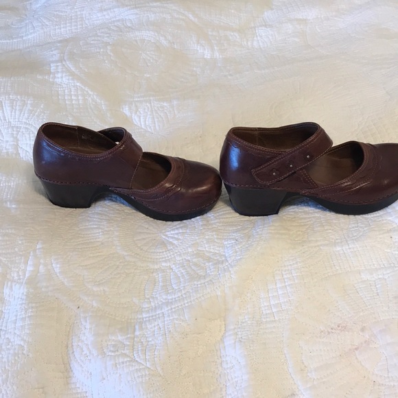 Clogs - Picture 3 of 3